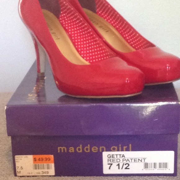 Like new Red Patent Leather Heels - Picture 3 of 6